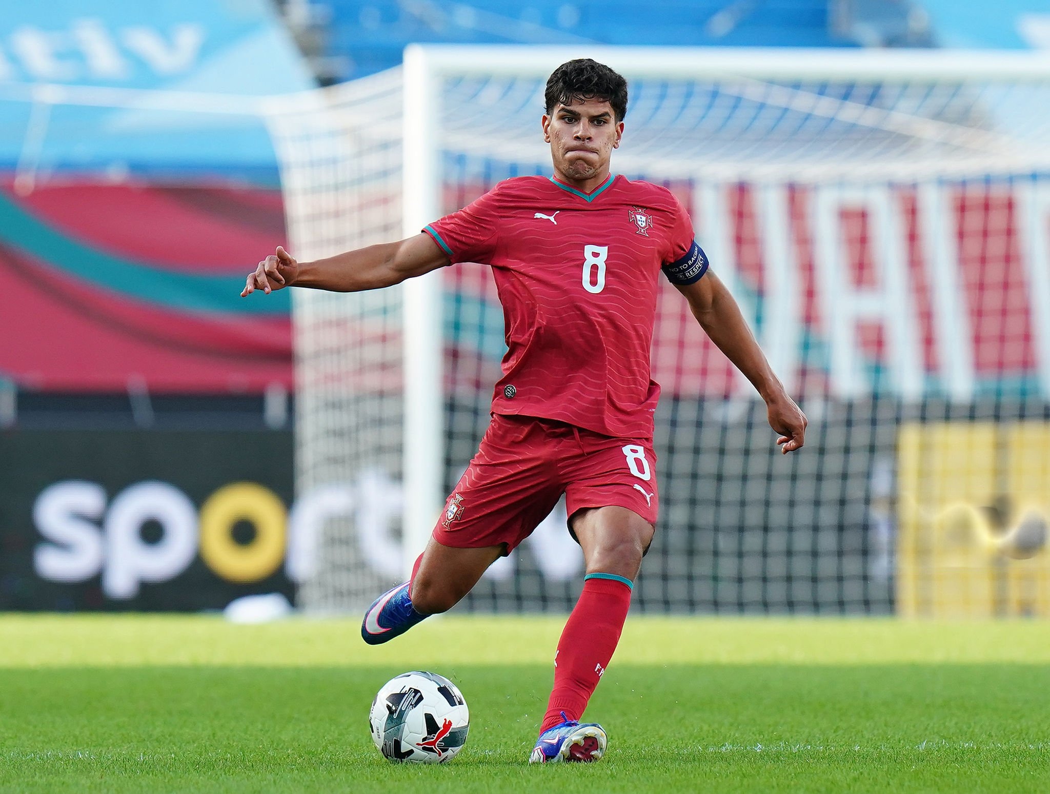 Tottenham Beat Man United to £85m Fernandes Deal - Image 2